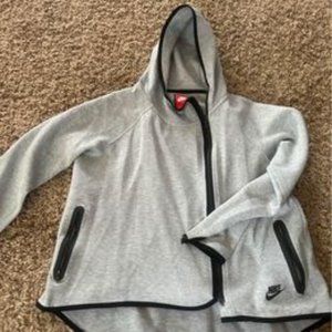 Nike Women's zip up Hoodie Size Medium